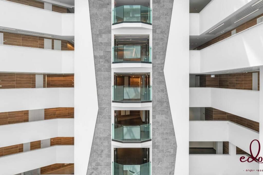 Apartment דירת חדר שינה וסלון עם מרפסת ליד הים - By Edom Eilat